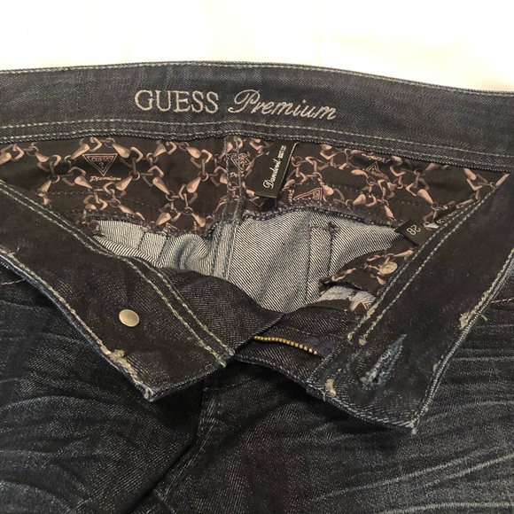COPY - Guess Jeans - Picture 2 of 3